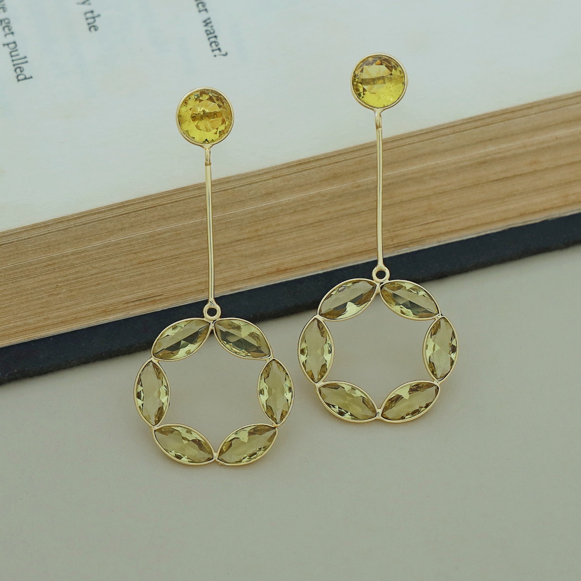 Glossy Circle Stick Earring